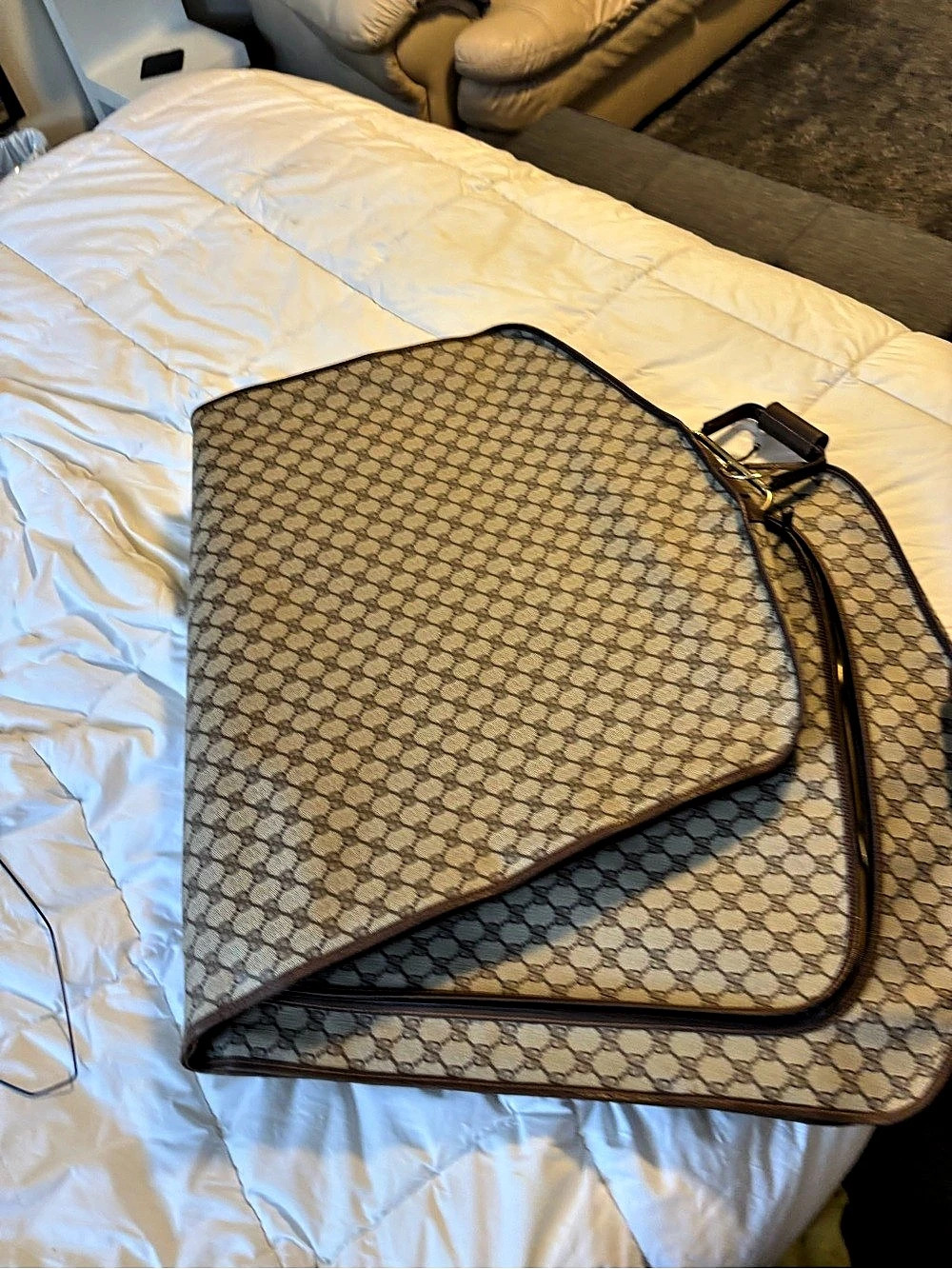 Gucci Geometric Travel Garment Bag in Brown & Tan